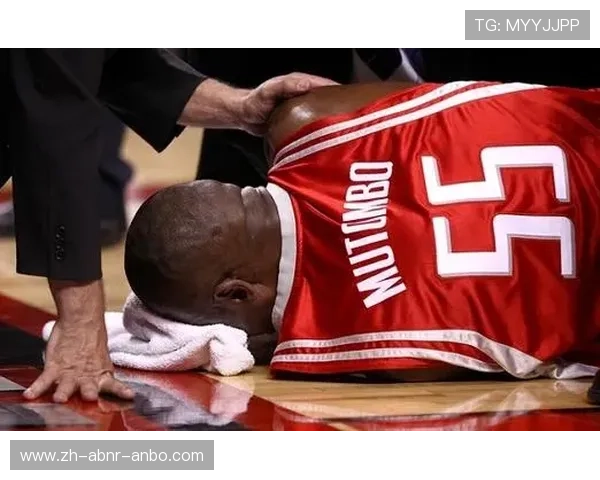 前火箭队中锋穆托姆博经典图片回顾与致敬